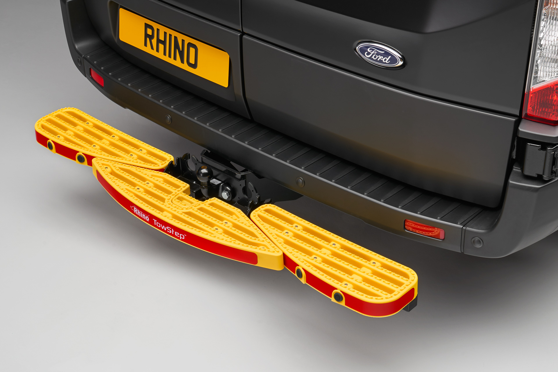 Rhino Achteropstap voor trekhaak TowStep Connect+ Opel Vivaro 2019-