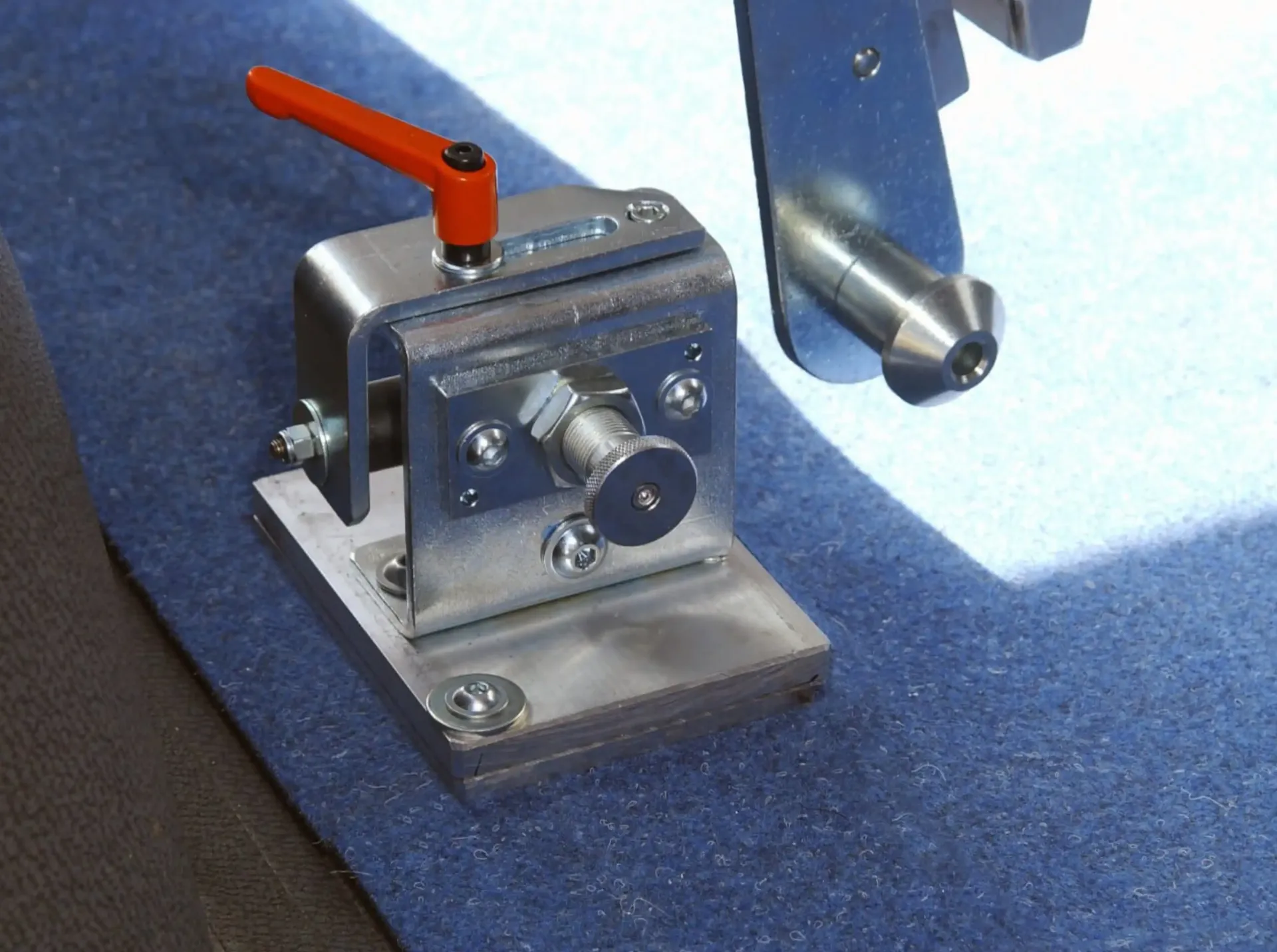 ALTEC zwenklager voor zijdelingse fixering / vergrendeling