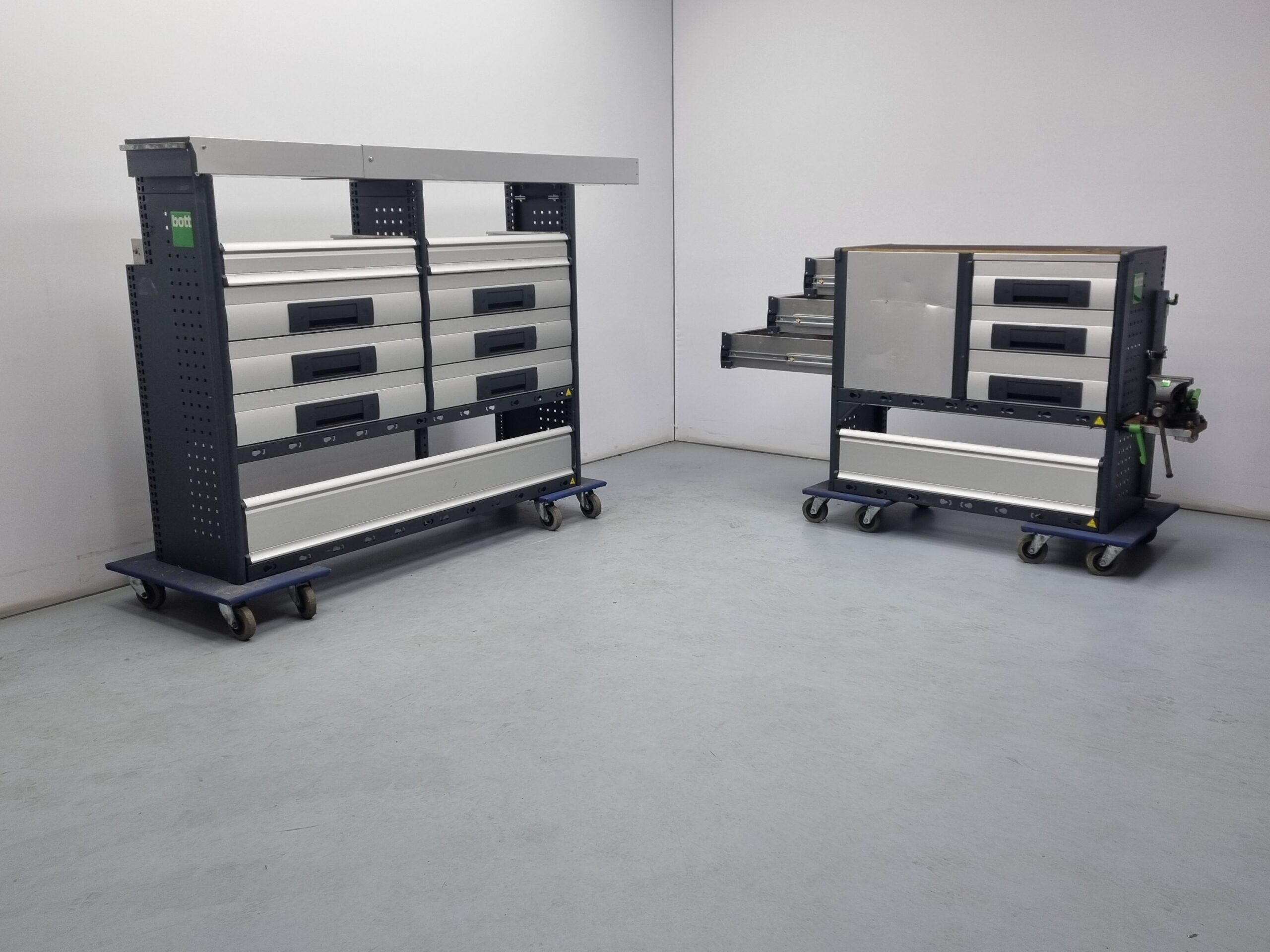 Combi 9689-16 & 9689-17 Bott